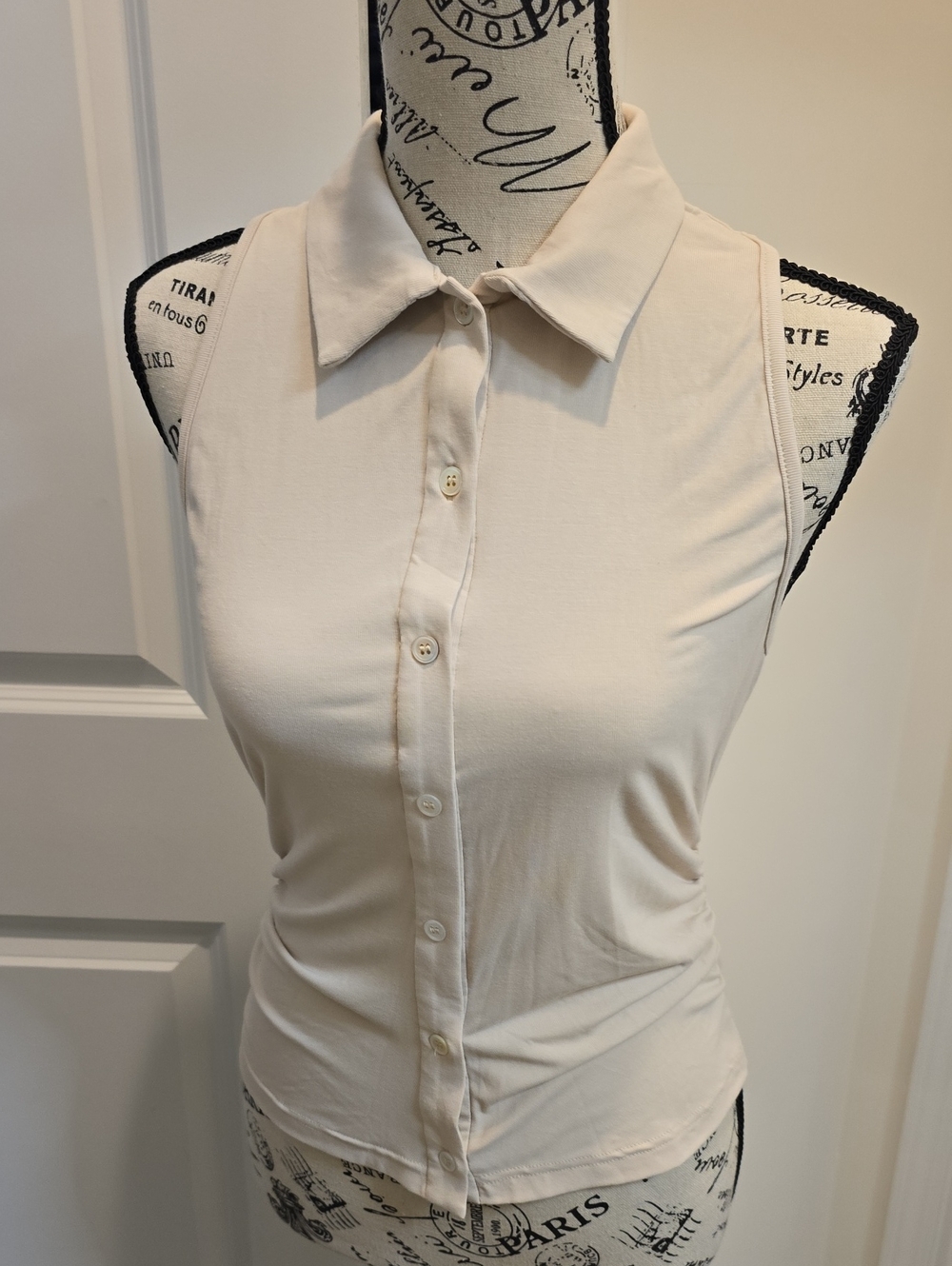 OGL-Sleeveless Collared Faux Button Plackey-Ruched Sides